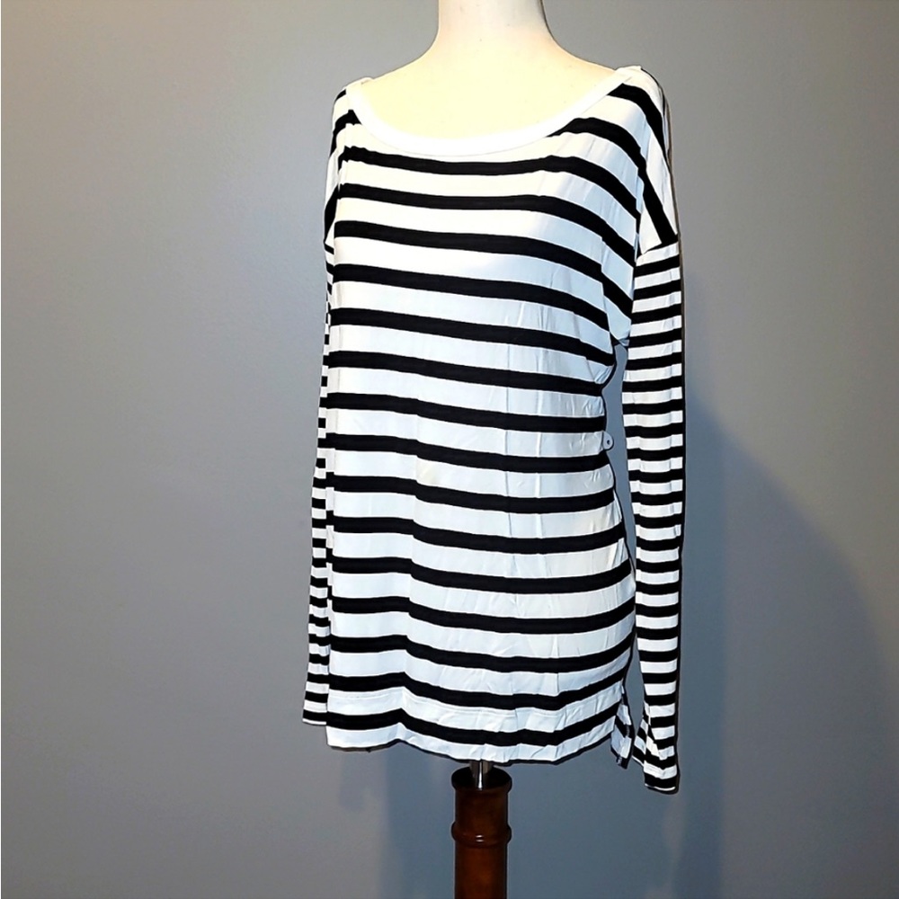 White House Black Market Long Sleeved Tee L